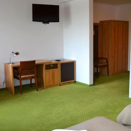 Tawerna Kaper Hotel Илава Екстериор снимка