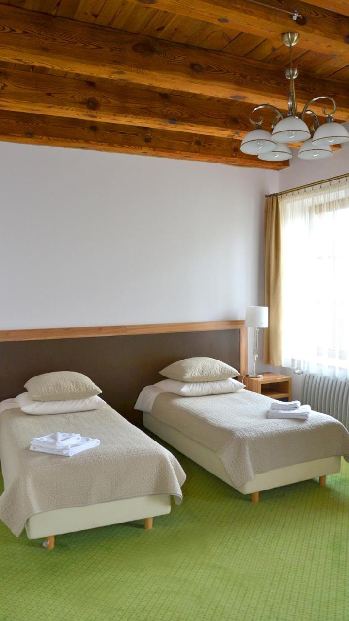 Tawerna Kaper Hotel Илава Екстериор снимка