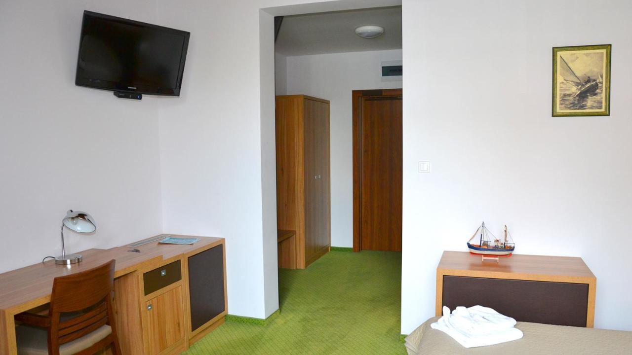 Tawerna Kaper Hotel Илава Екстериор снимка