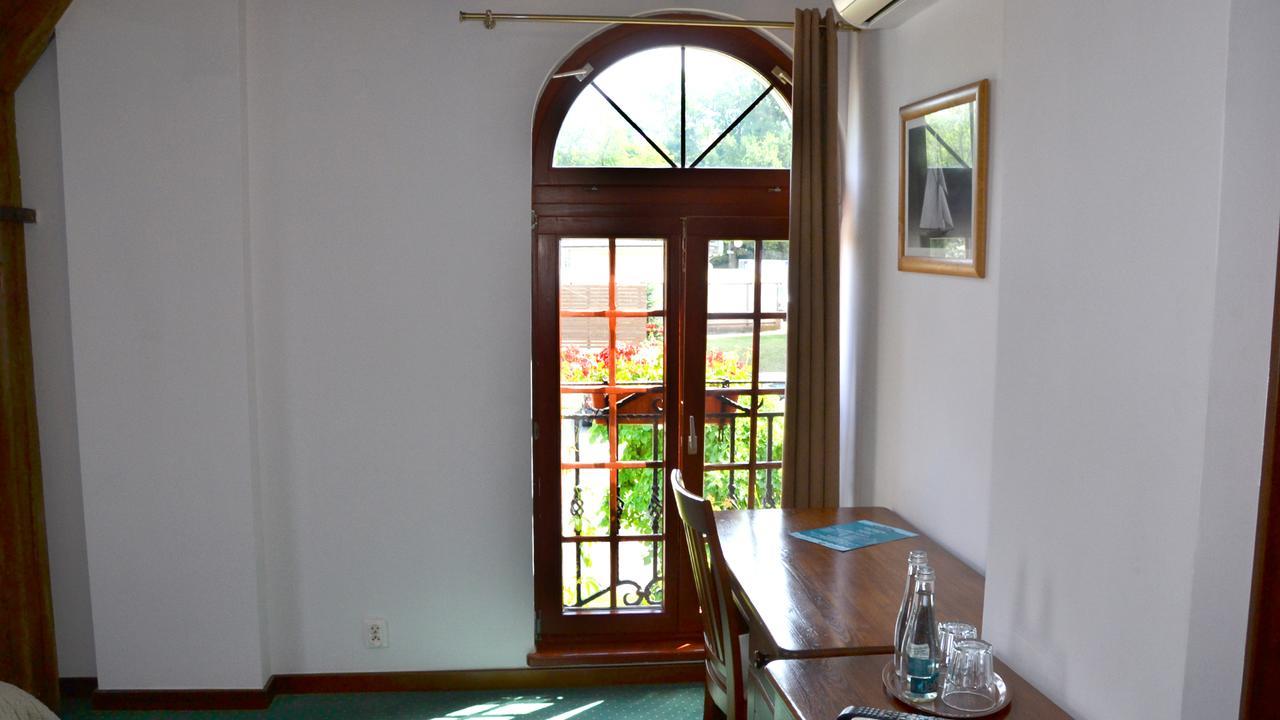 Tawerna Kaper Hotel Илава Екстериор снимка