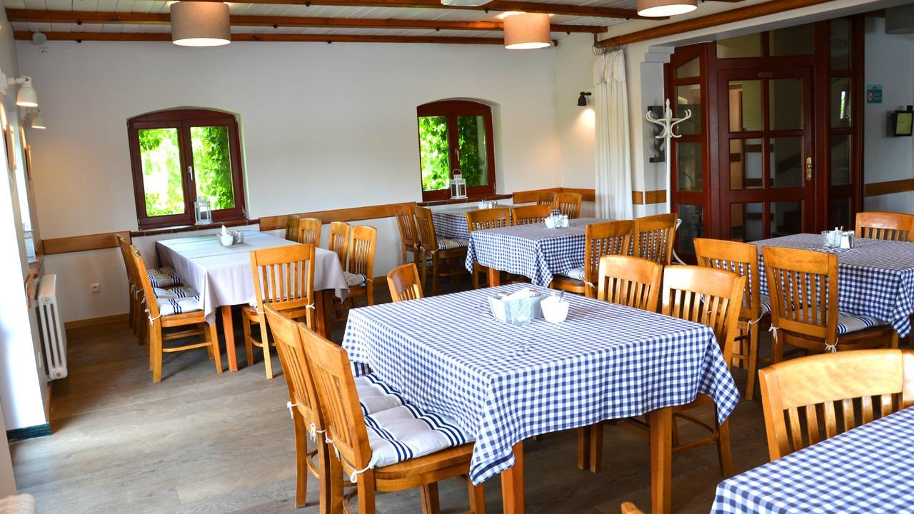 Tawerna Kaper Hotel Илава Екстериор снимка