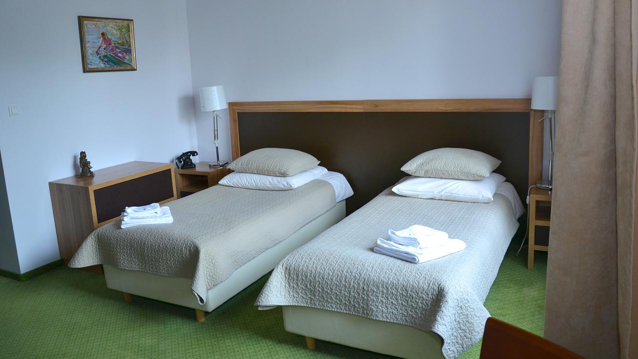 Tawerna Kaper Hotel Илава Екстериор снимка