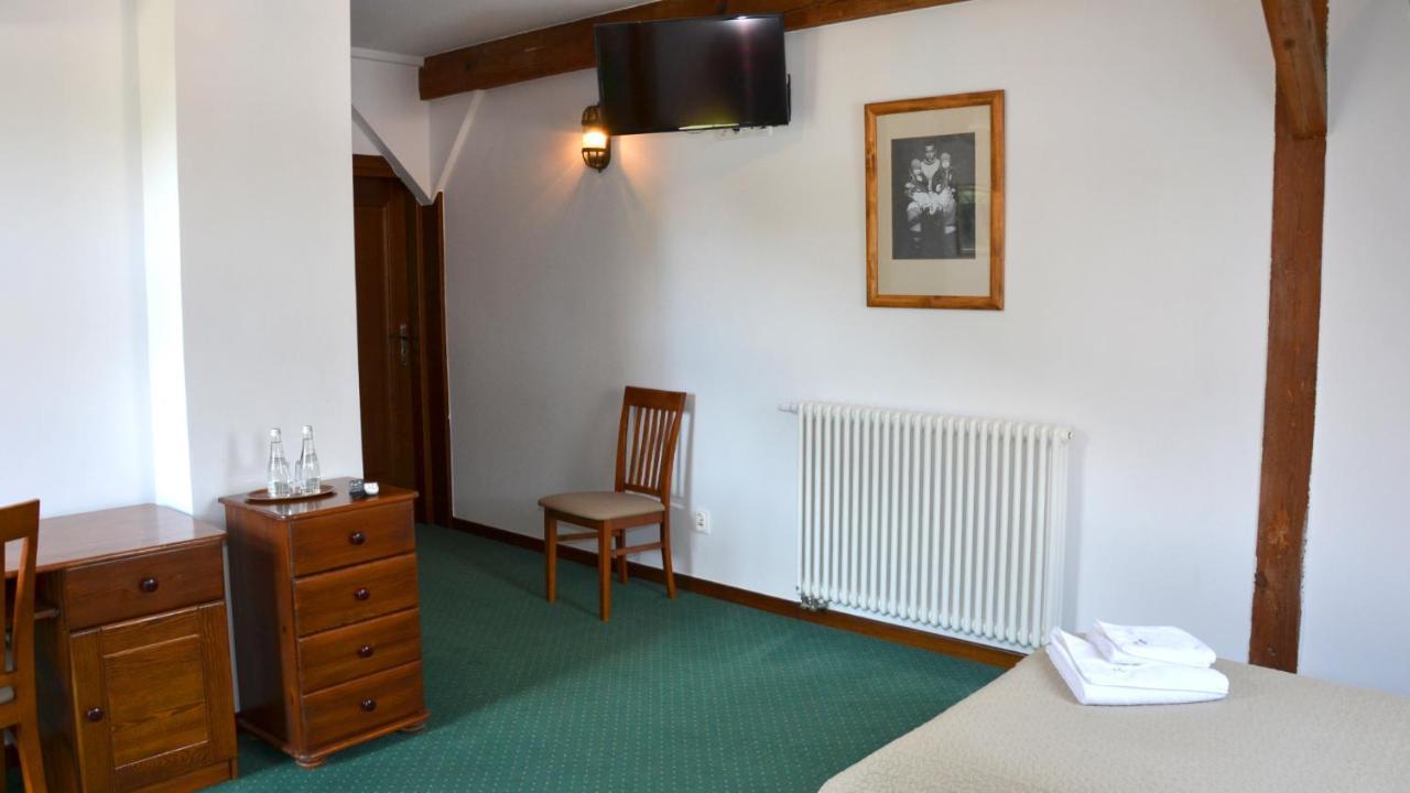 Tawerna Kaper Hotel Илава Екстериор снимка