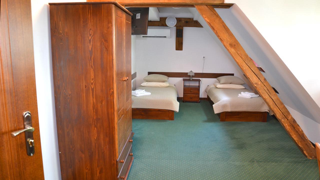 Tawerna Kaper Hotel Илава Екстериор снимка