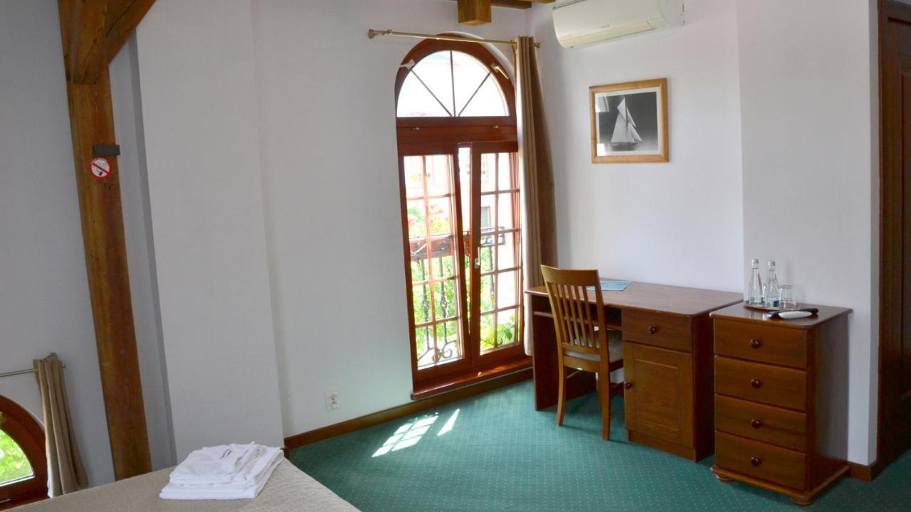 Tawerna Kaper Hotel Илава Екстериор снимка